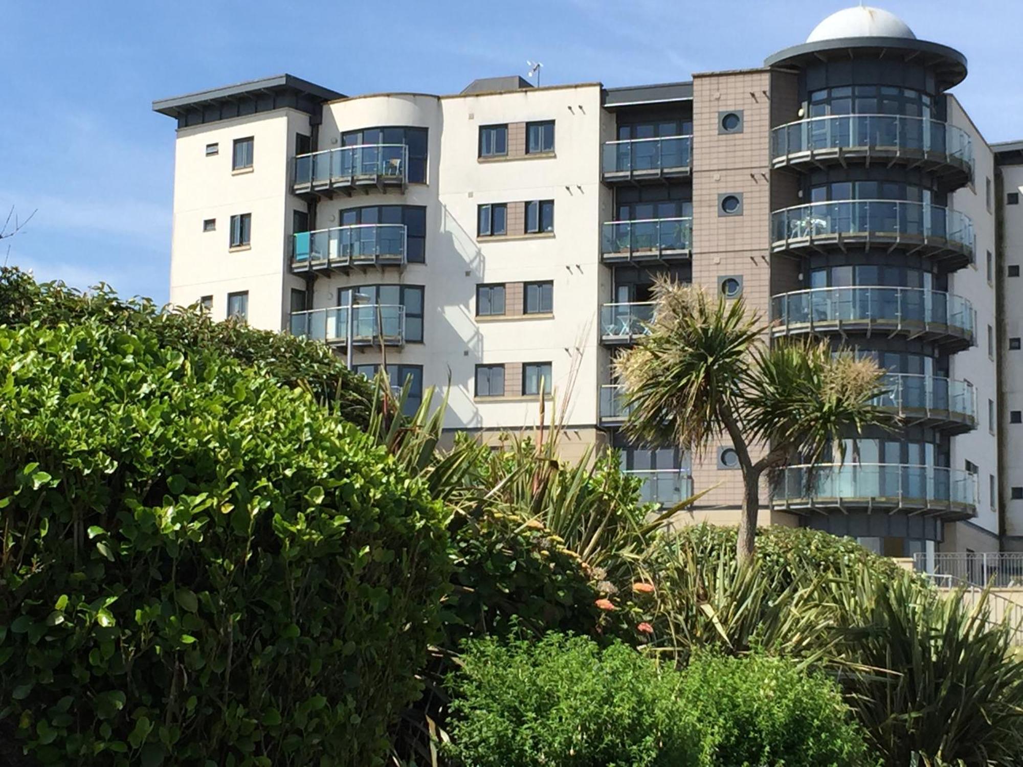 2Bed With Pool & Sea View Apartment New Quay Exteriér fotografie